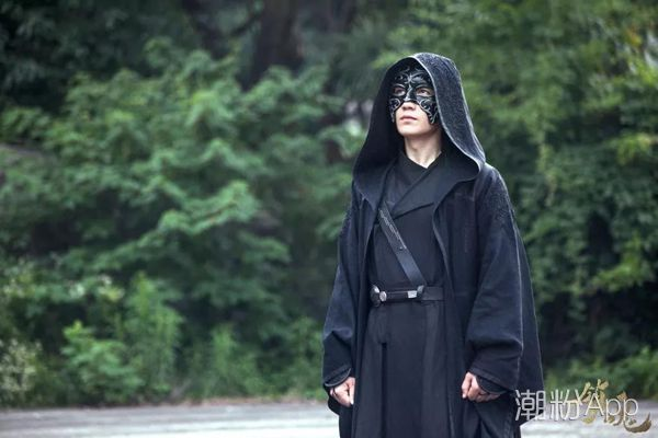 镇魂夜尊与沈巍是什么关系 朱一龙双生CP同台飚戏