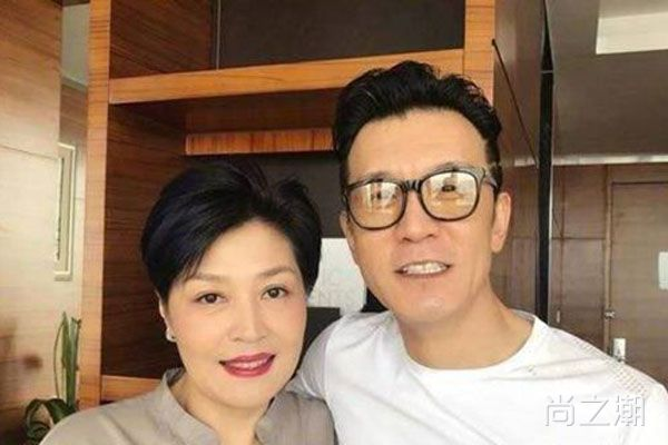 李咏得了什么病 曾在美国与癌症对抗长达十七个月